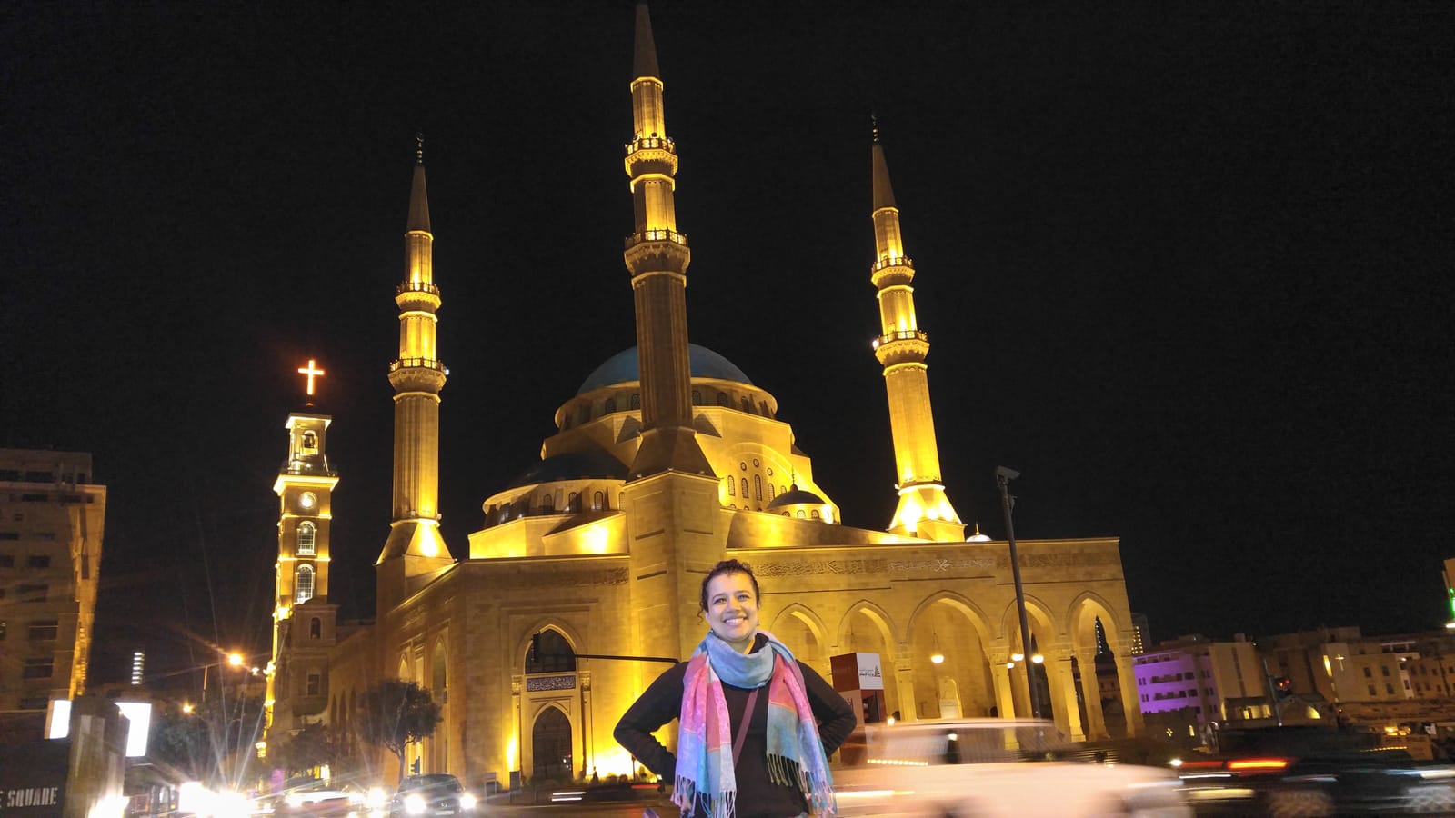 Mohammad Al-Amin Mosque in Beirut lit up at night